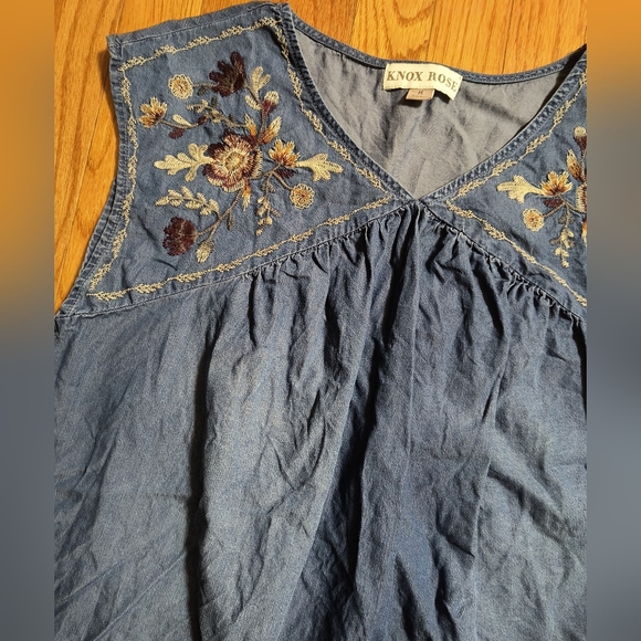 Knox Rose sleeveless shirt, women's medium, faux blue jean type material - Picture 4 of 10
